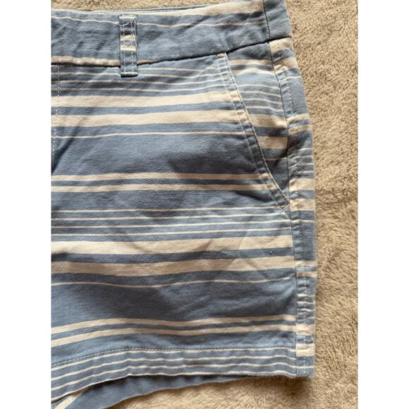 Khakis by Gap City 3 inch Short Size 8 - Picture 2 of 5